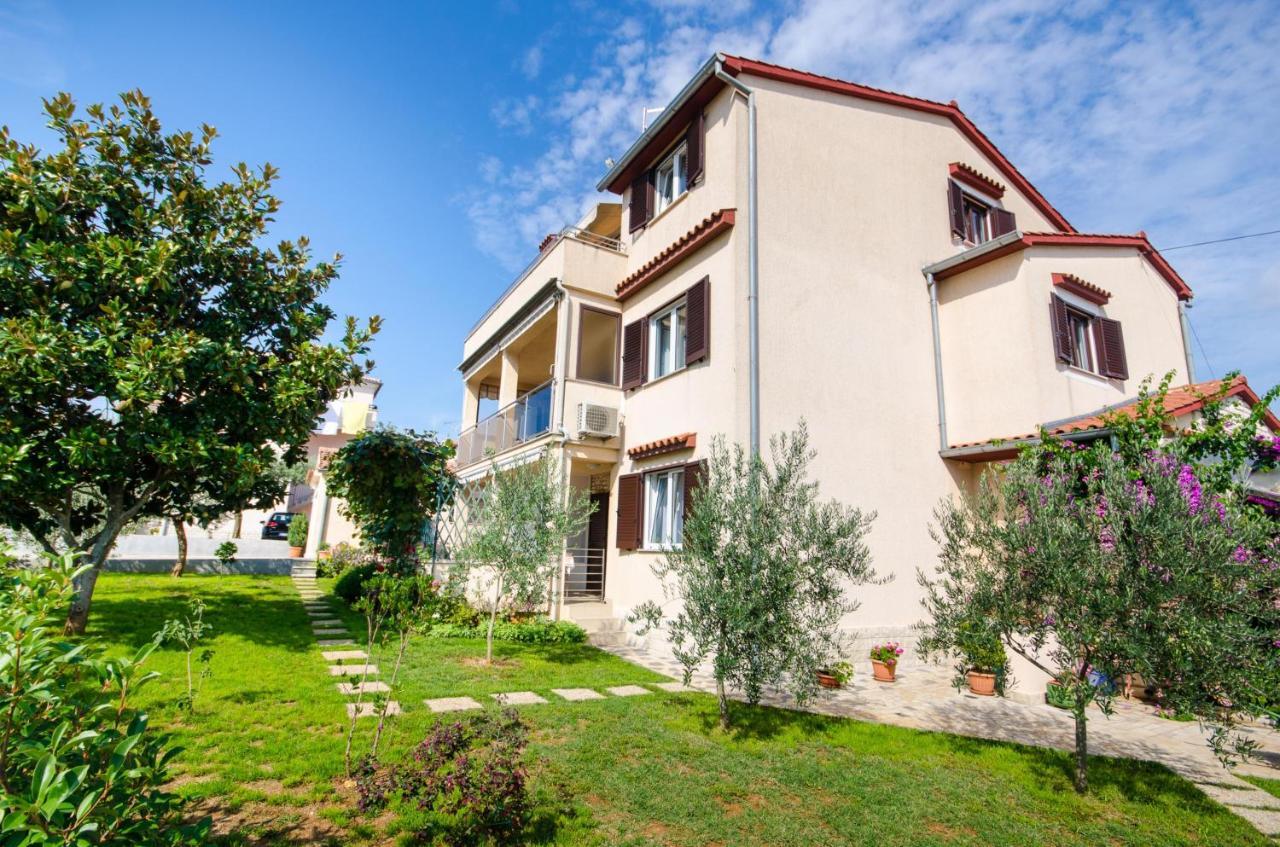 Apartments Bungavilia Rovinj Exterior foto